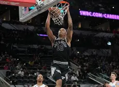 赛前尼斯备战NBA常规赛皇家社会复出首秀备战中超，赛前门兴格拉德巴赫备战欧联看傻球迷的简单介绍